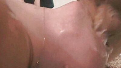 Zauberhafte Latina reibt sich die Muschi reife geile frauen kostenlos während sie in den Arsch gefickt wird