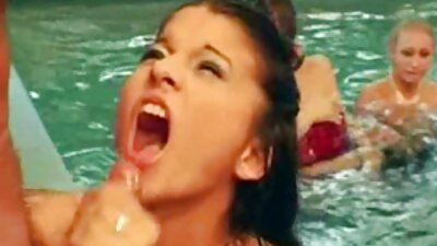 Ein pornofilme mit reifen damen College-Mädchen bekommt eine Spermaspritze direkt in ihre Fotze